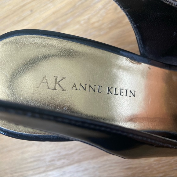 Anne Klein Patent Leather Heels - Picture 4 of 7